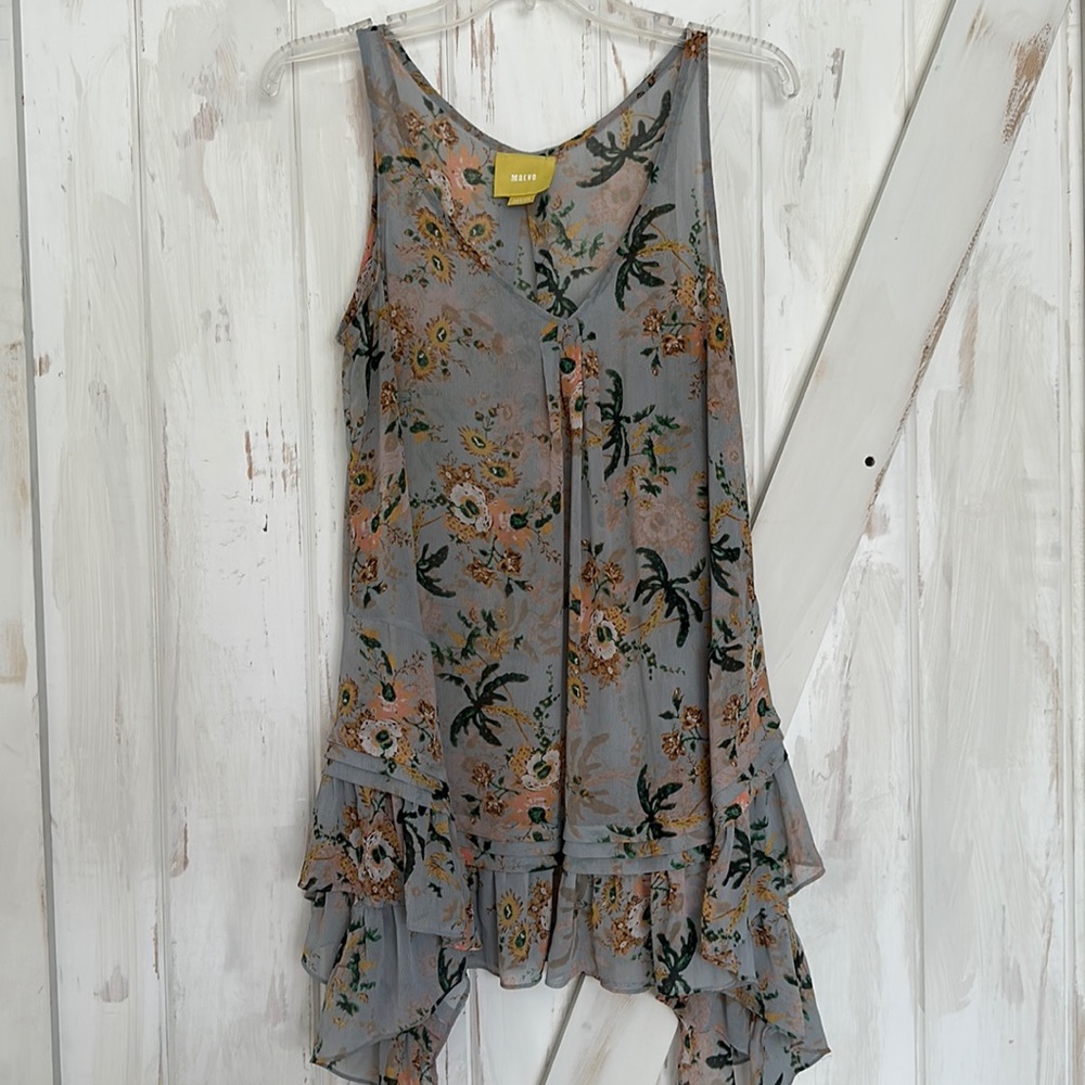 Anthropology Maeve Summer V-neck tunic top. Sz. Medium. Light gray floral
